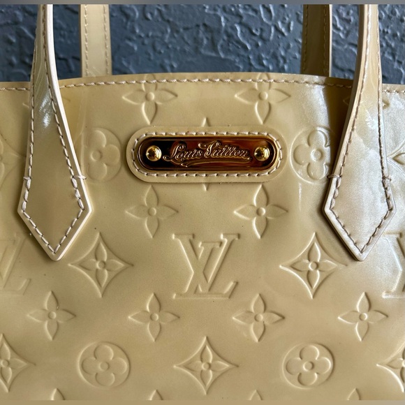 Louis Vuitton Wilshire PM Handbag Monogram Vernis Leather Yellow 3206456 - Picture 3 of 16